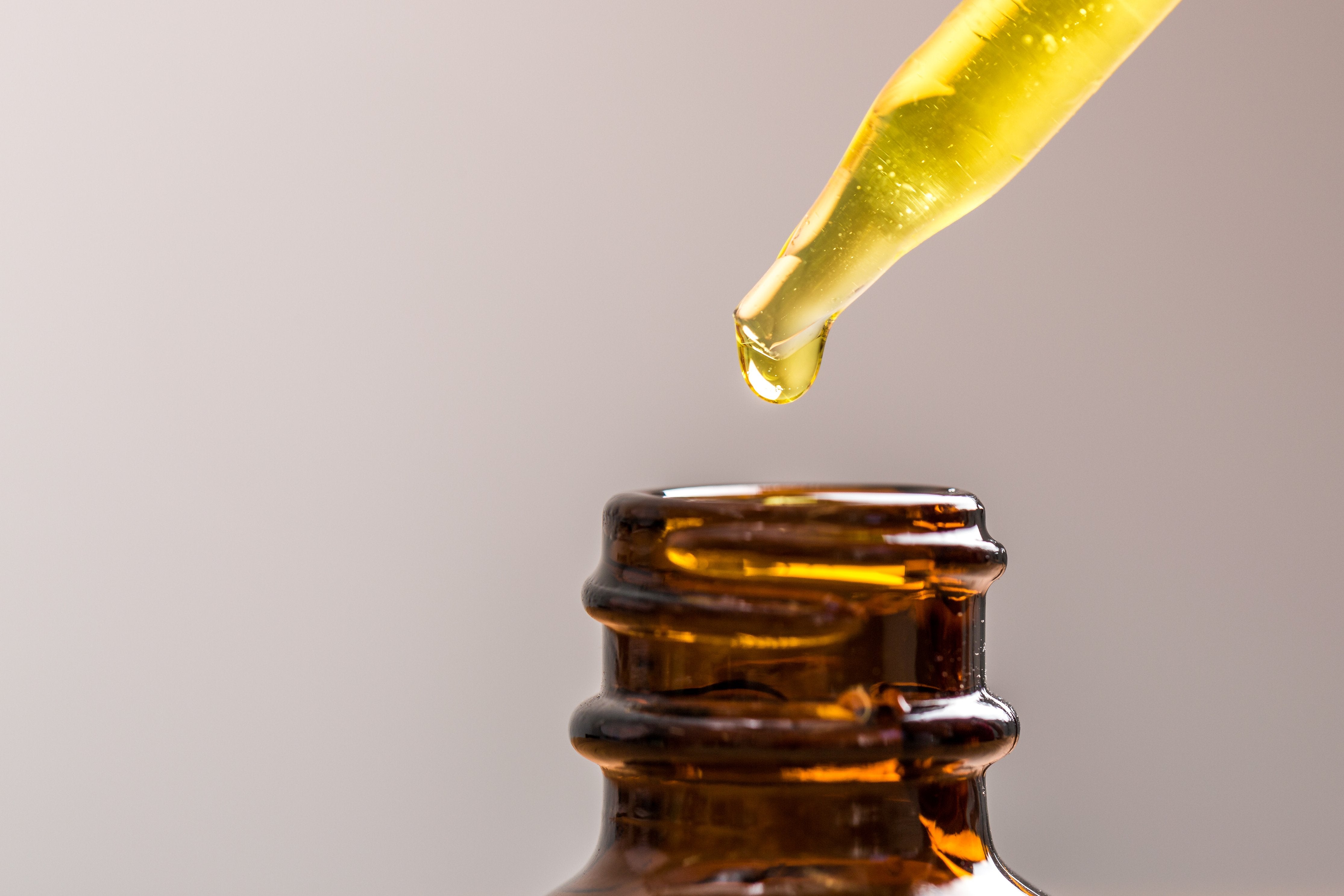 Treat acne with oils high in linoleic acid